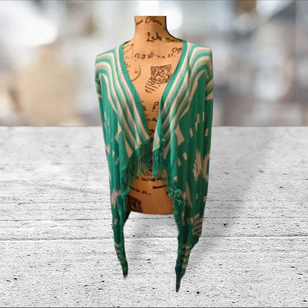 Umgee southwestern print fringed sweater/cardigan/shrug/poncho